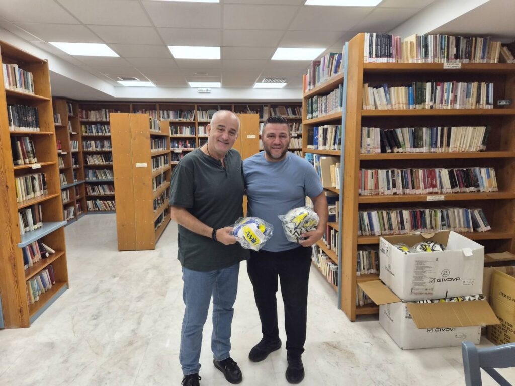 Αθλητικό υλικό για τους μαθητές της Ραφήνας και του Πικερμίου